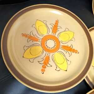 Hearthside Japan vintage MCM Fleur de Lis stoneware 11" dinner plate‎